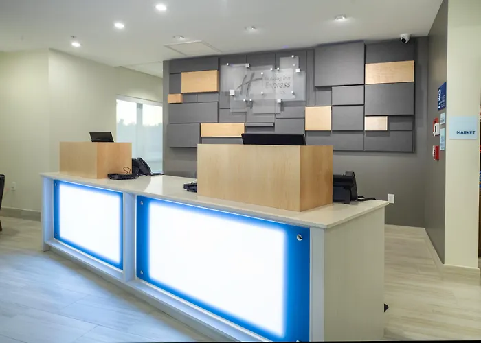 Holiday Inn Express & Suites - Fort Myers Airport By Ihg